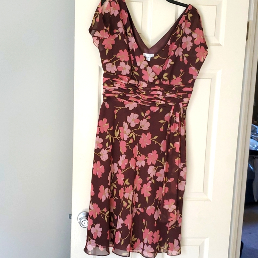 LAST CALL MUST GO London James brown floral dress size 14